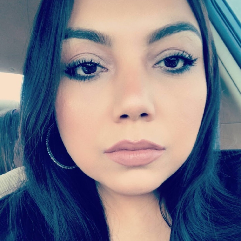 Meet your Posher, Viviana